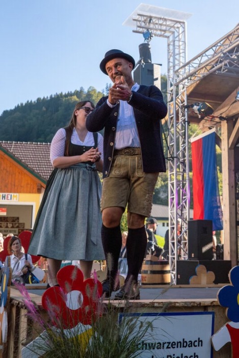 Besucher am Samstag am Dirndlkirtag 2025 in Frankenfels