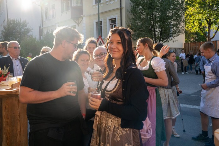Besucherin am Samstag am Dirndlkirtag 2025 in Frankenfels