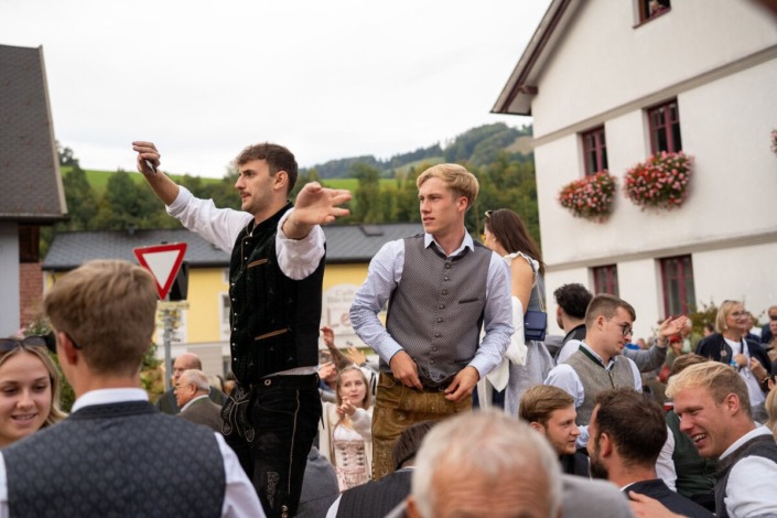 Tanzen am Dirndlkirtag in Frankenfels am Sonntag